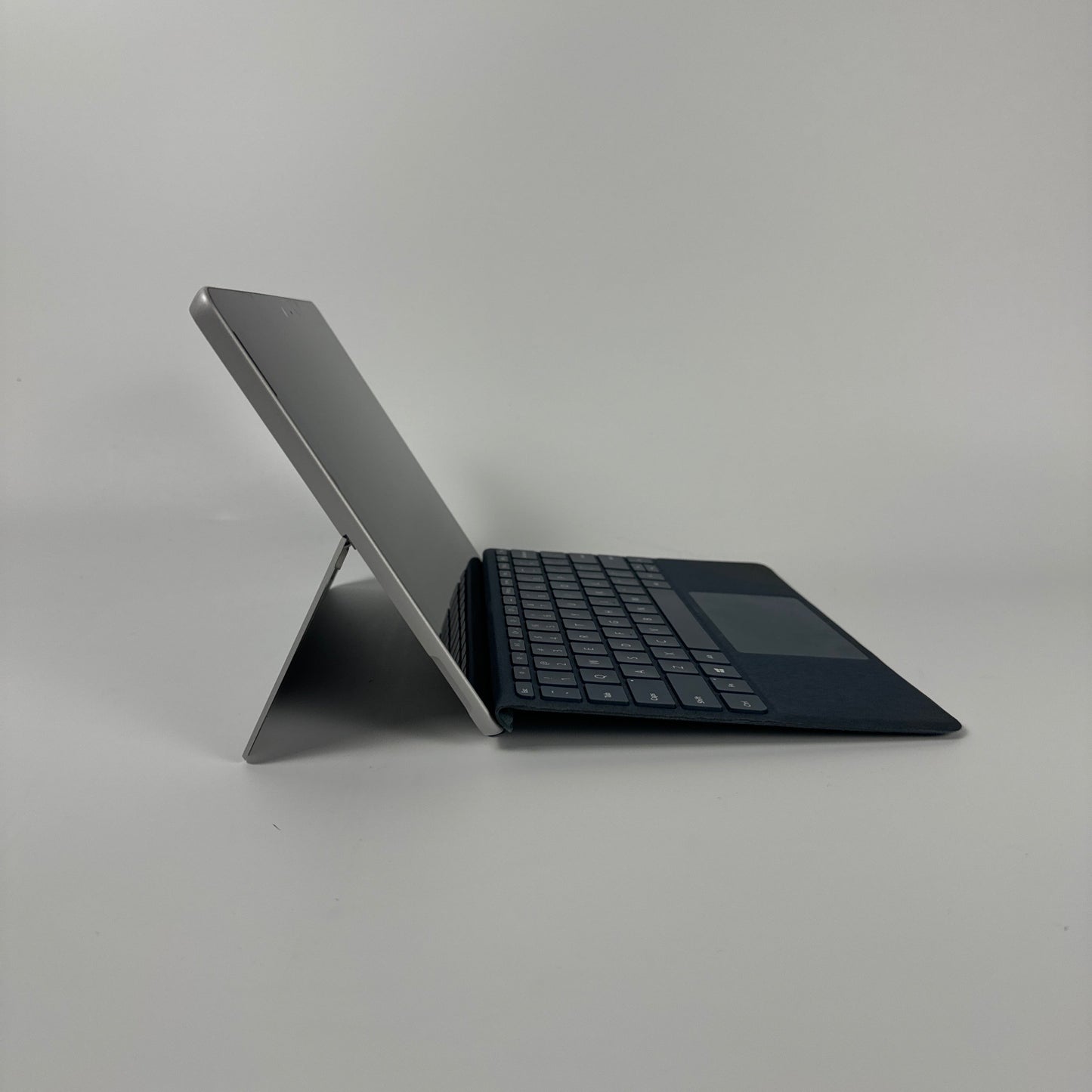 Microsoft Surface Go 1824 10" Pentium 4415Y 1.6GHz 4GB RAM 64GB HDD