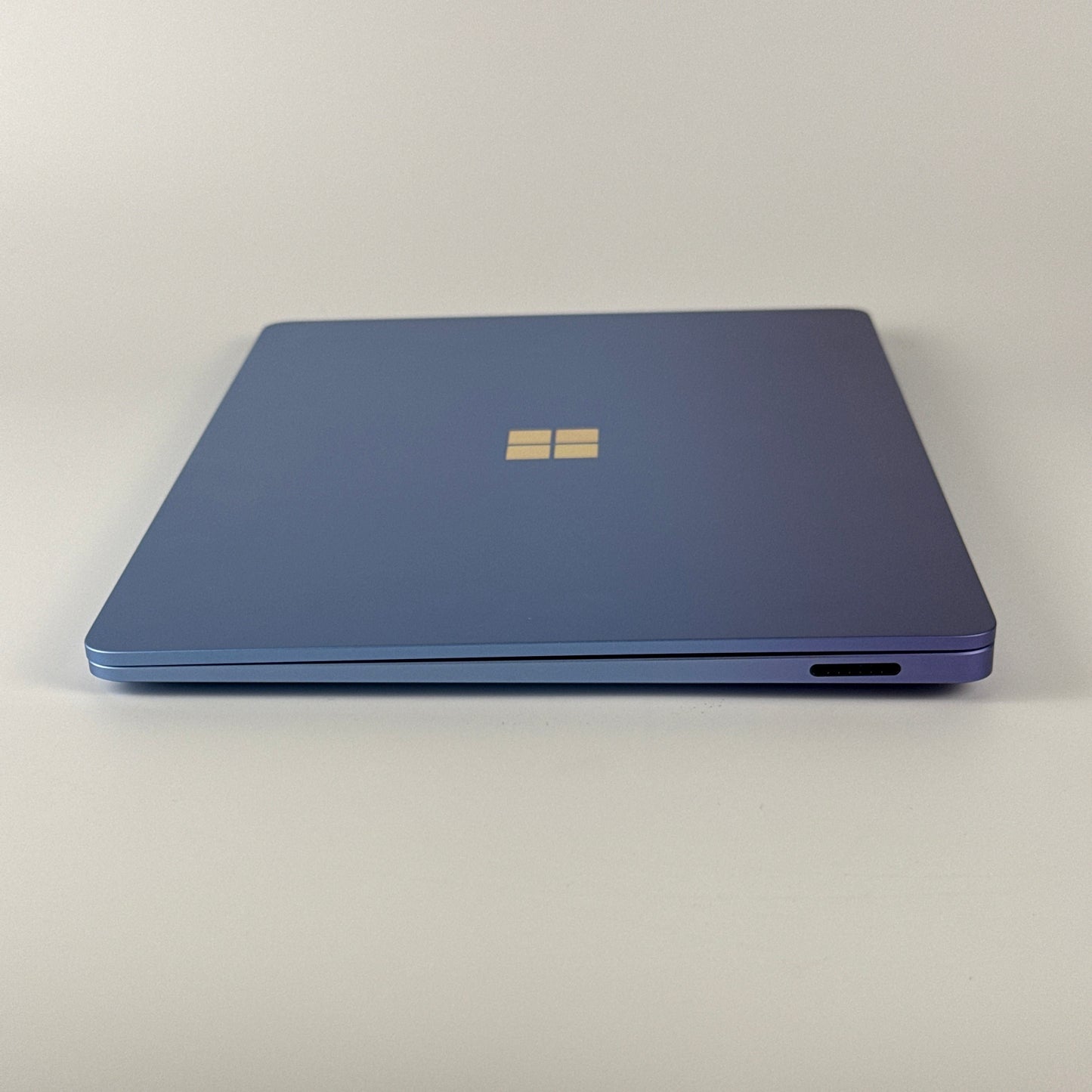 Microsoft Surface Laptop 7 2036 13" X 12-Core X1E80100 3.4GHz 32GB RAM 1TB SSD